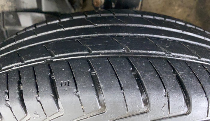 2021 Maruti New Wagon-R 1.0 Lxi (o) cng, CNG, Manual, 34,942 km, Left Front Tyre Tread