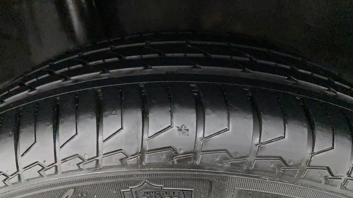 2015 Honda Amaze 1.2L I-VTEC VX AT, Petrol, Automatic, 39,463 km, Right Rear Tyre Tread