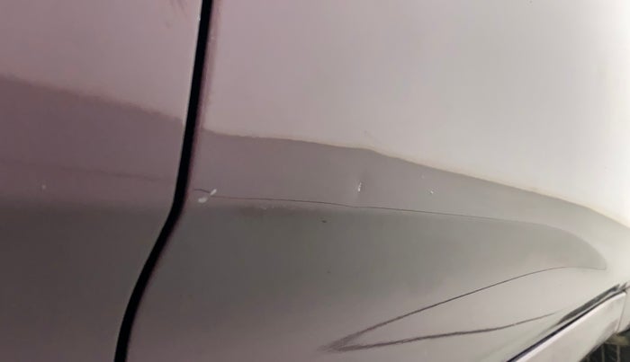 2014 Hyundai Verna FLUIDIC 1.6 CRDI EX, Diesel, Manual, 1,00,258 km, Driver-side door - Slightly dented