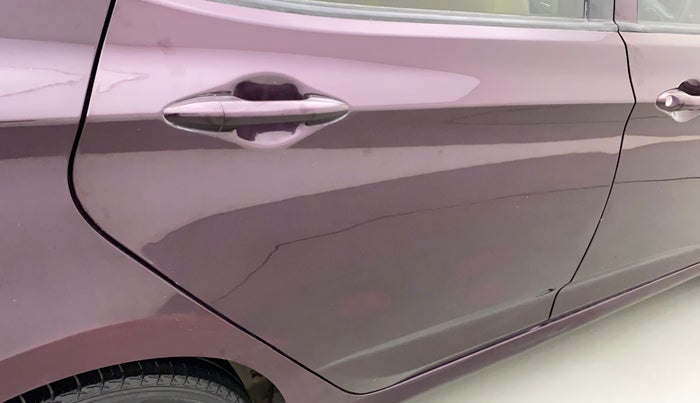2014 Hyundai Verna FLUIDIC 1.6 CRDI EX, Diesel, Manual, 1,00,258 km, Right rear door - Paint has faded