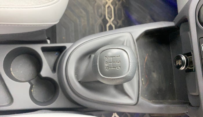 2024 Hyundai GRAND I10 NIOS ERA 1.2 KAPPA VTVT, Petrol, Manual, 2,310 km, Gear Lever
