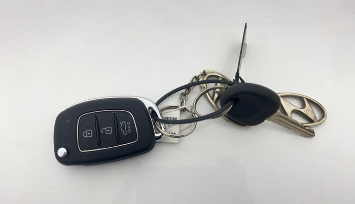 2024 Hyundai GRAND I10 NIOS ERA 1.2 KAPPA VTVT, Petrol, Manual, 2,310 km, Key Close Up