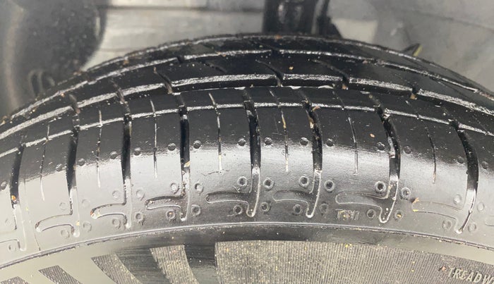 2024 Hyundai GRAND I10 NIOS ERA 1.2 KAPPA VTVT, Petrol, Manual, 2,310 km, Left Front Tyre Tread