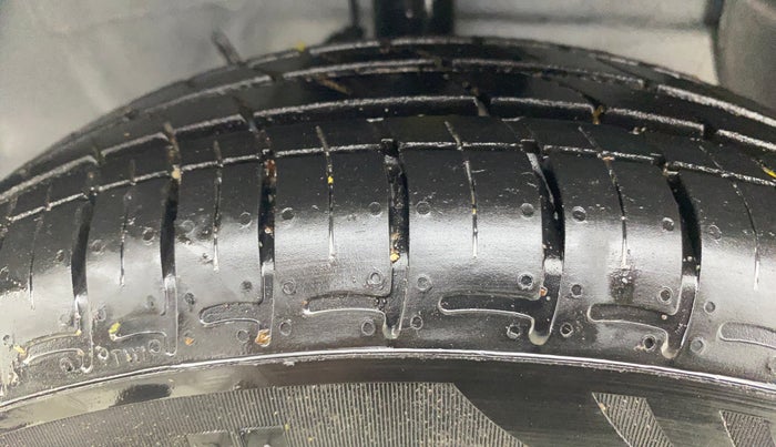 2024 Hyundai GRAND I10 NIOS ERA 1.2 KAPPA VTVT, Petrol, Manual, 2,310 km, Right Front Tyre Tread