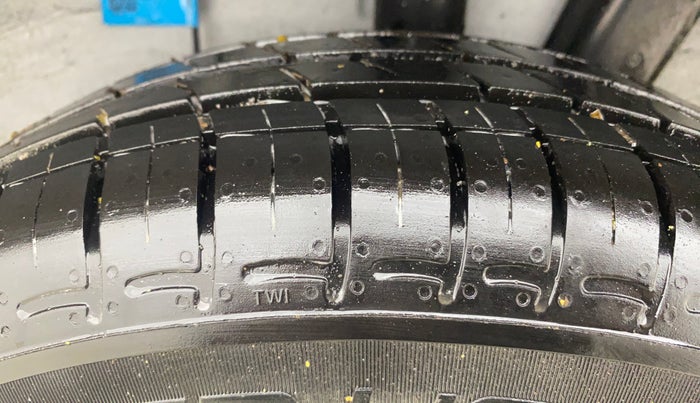 2024 Hyundai GRAND I10 NIOS ERA 1.2 KAPPA VTVT, Petrol, Manual, 2,310 km, Left Rear Tyre Tread