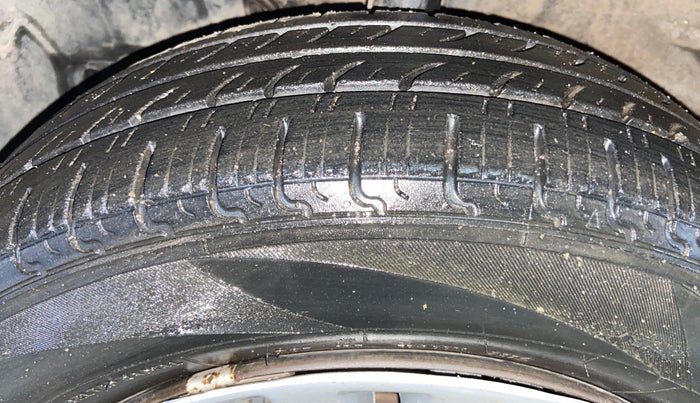 2019 Maruti New Wagon-R VXI 1.2, CNG, Manual, 1,23,881 km, Left Front Tyre Tread