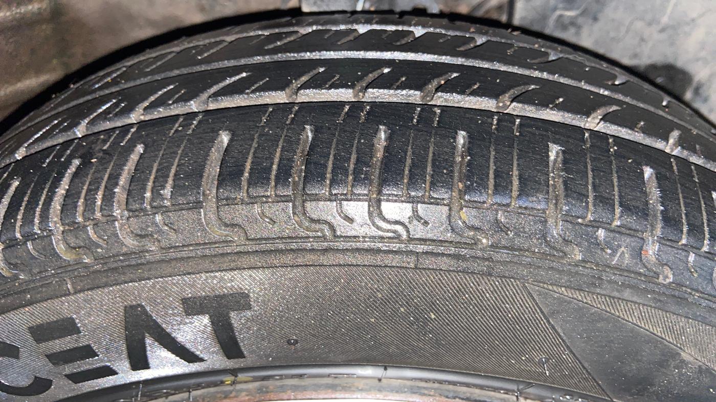 2019 Maruti New Wagon-R VXI 1.2, CNG, Manual, 1,23,881 km, Right Front Tyre Tread