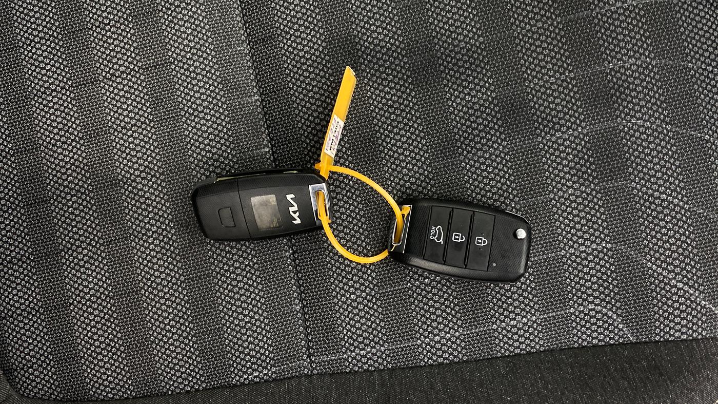 2022 KIA SONET HTK PLUS 1.2, Petrol, Manual, 20,259 km, Key Close Up