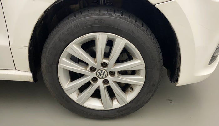 2013 Volkswagen Polo HIGHLINE1.2L, Petrol, Manual, 55,078 km, Right Front Wheel