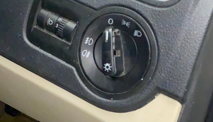 2013 Volkswagen Polo HIGHLINE1.2L, Petrol, Manual, 55,078 km, Dashboard - Headlight height adjustment not working