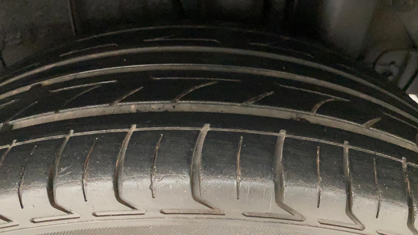2017 Hyundai i20 Active 1.4 SX, Diesel, Manual, 1,23,904 km, Left Rear Tyre Tread