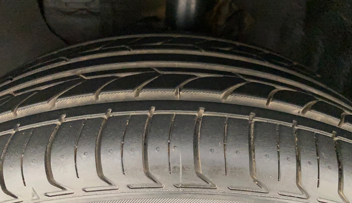 2017 Hyundai i20 Active 1.4 SX, Diesel, Manual, 1,23,904 km, Left Front Tyre Tread