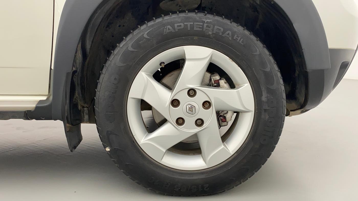 2015 Renault Duster RXZ PACK DIESEL 110, Diesel, Manual, 34,879 km, Right Front Wheel