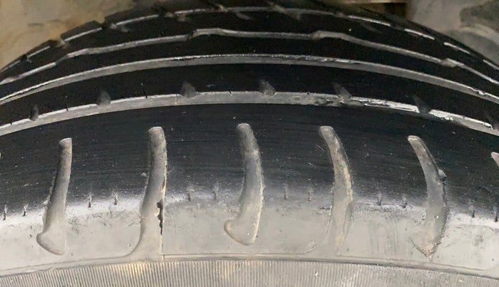 2015 Renault Duster RXZ PACK DIESEL 110, Diesel, Manual, 34,879 km, Left Rear Tyre Tread