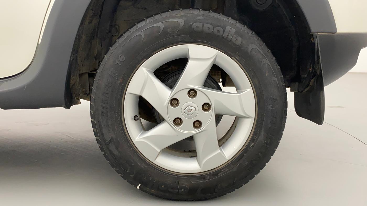 2015 Renault Duster RXZ PACK DIESEL 110, Diesel, Manual, 34,879 km, Left Rear Wheel