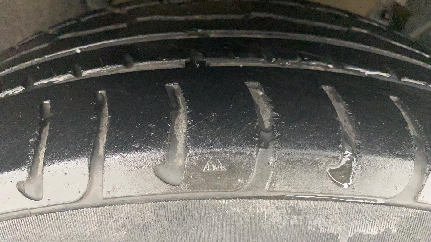 2015 Renault Duster RXZ PACK DIESEL 110, Diesel, Manual, 34,879 km, Right Front Tyre Tread