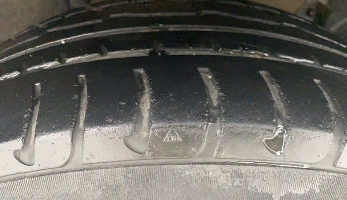 2015 Renault Duster RXZ PACK DIESEL 110, Diesel, Manual, 34,879 km, Right Front Tyre Tread