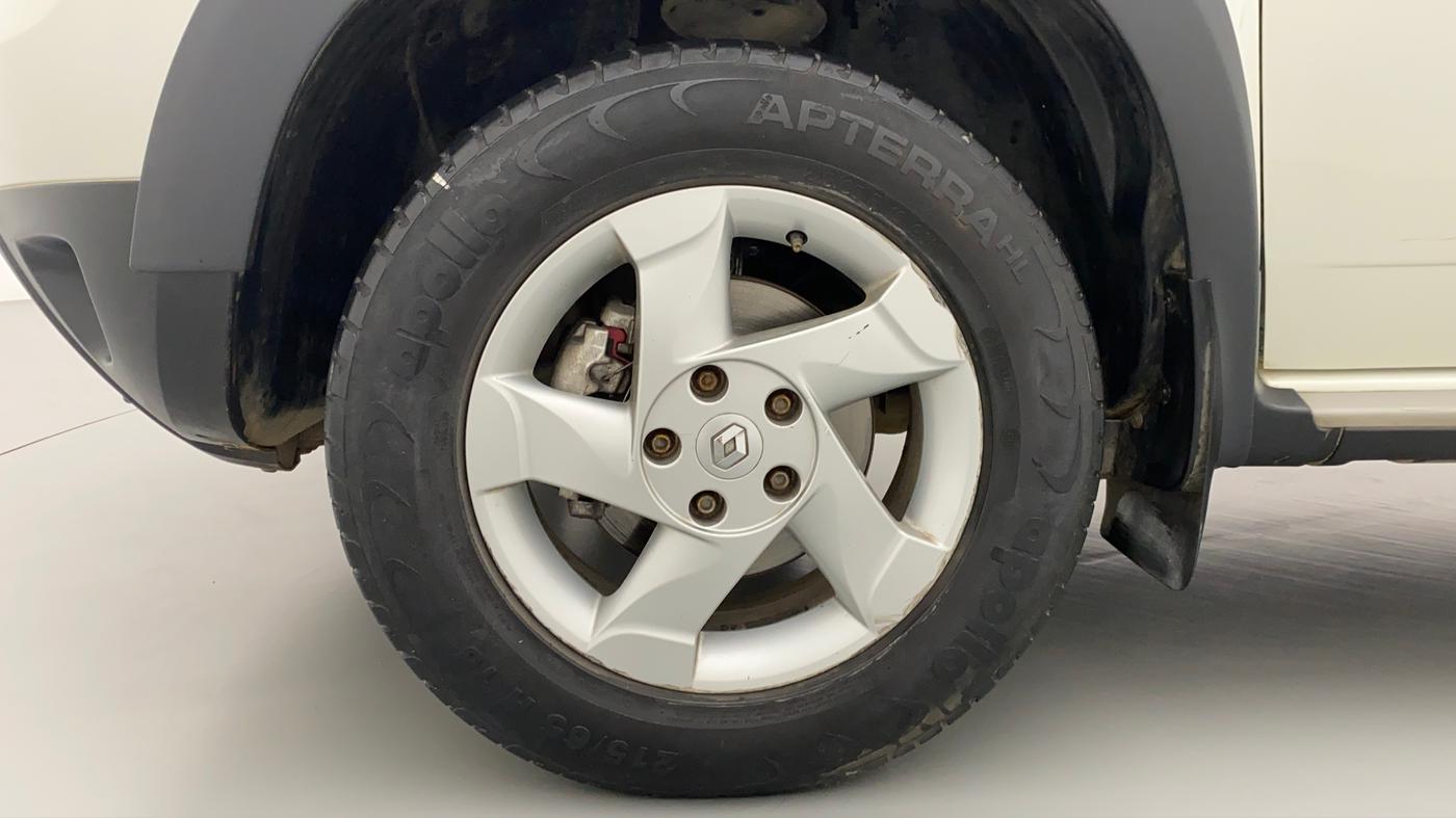 2015 Renault Duster RXZ PACK DIESEL 110, Diesel, Manual, 34,879 km, Left Front Wheel