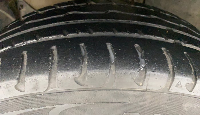 2015 Renault Duster RXZ PACK DIESEL 110, Diesel, Manual, 34,879 km, Left Front Tyre Tread