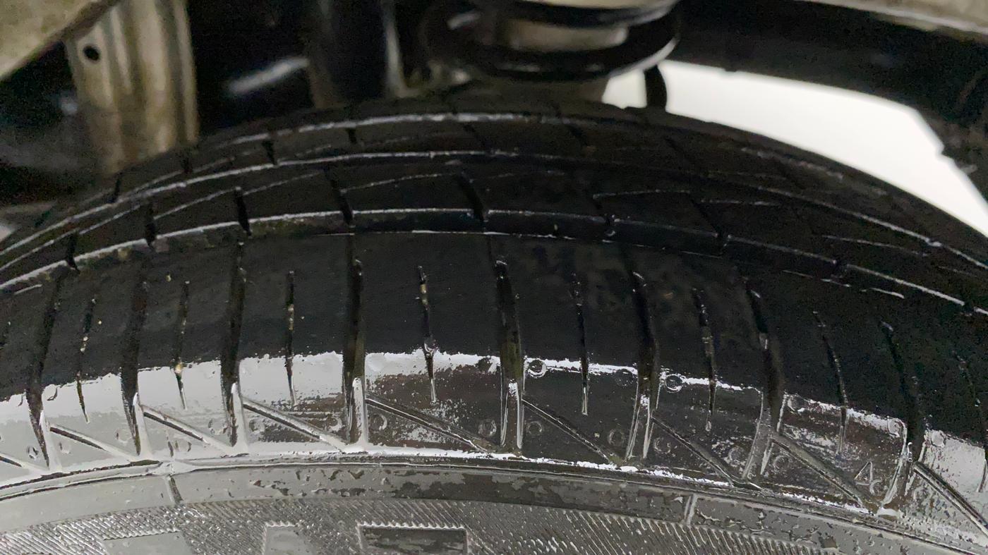 2022 Maruti Alto LXI OPT CNG, CNG, Manual, 24,534 km, Left Rear Tyre Tread