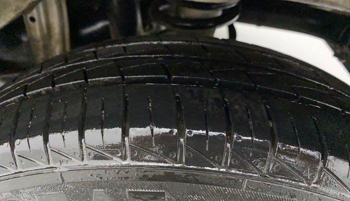2022 Maruti Alto LXI OPT CNG, CNG, Manual, 24,534 km, Left Rear Tyre Tread