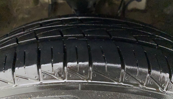 2022 Maruti Alto LXI OPT CNG, CNG, Manual, 24,534 km, Right Front Tyre Tread