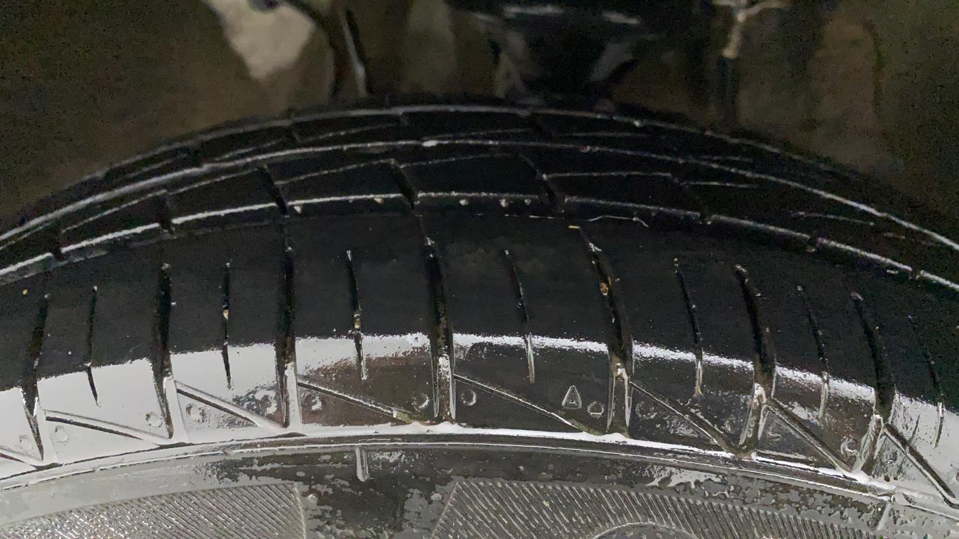 2022 Maruti Alto LXI OPT CNG, CNG, Manual, 24,534 km, Left Front Tyre Tread
