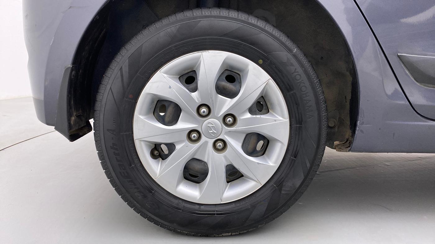 2014 Hyundai Elite i20 SPORTZ 1.2, Petrol, Manual, 1,00,256 km, Right Rear Wheel