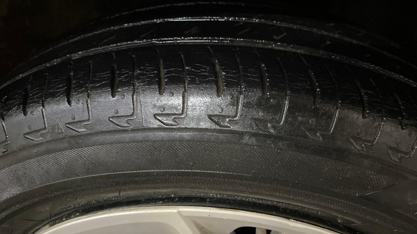 2018 Maruti IGNIS DELTA 1.2 AMT, Petrol, Automatic, 44,950 km, Right Front Tyre Tread
