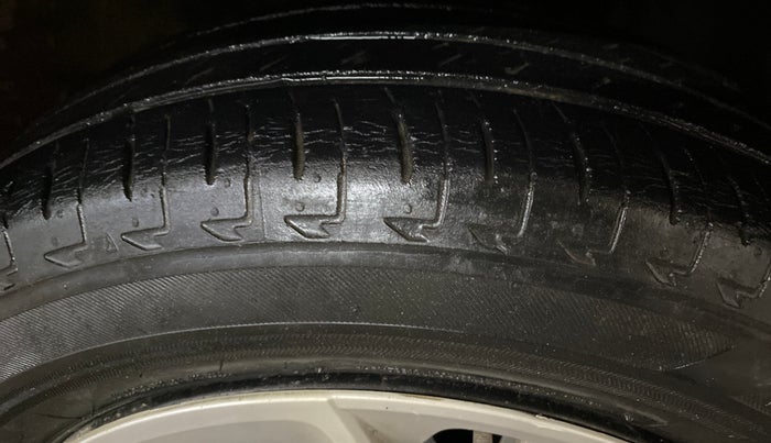 2018 Maruti IGNIS DELTA 1.2 AMT, Petrol, Automatic, 44,950 km, Right Front Tyre Tread