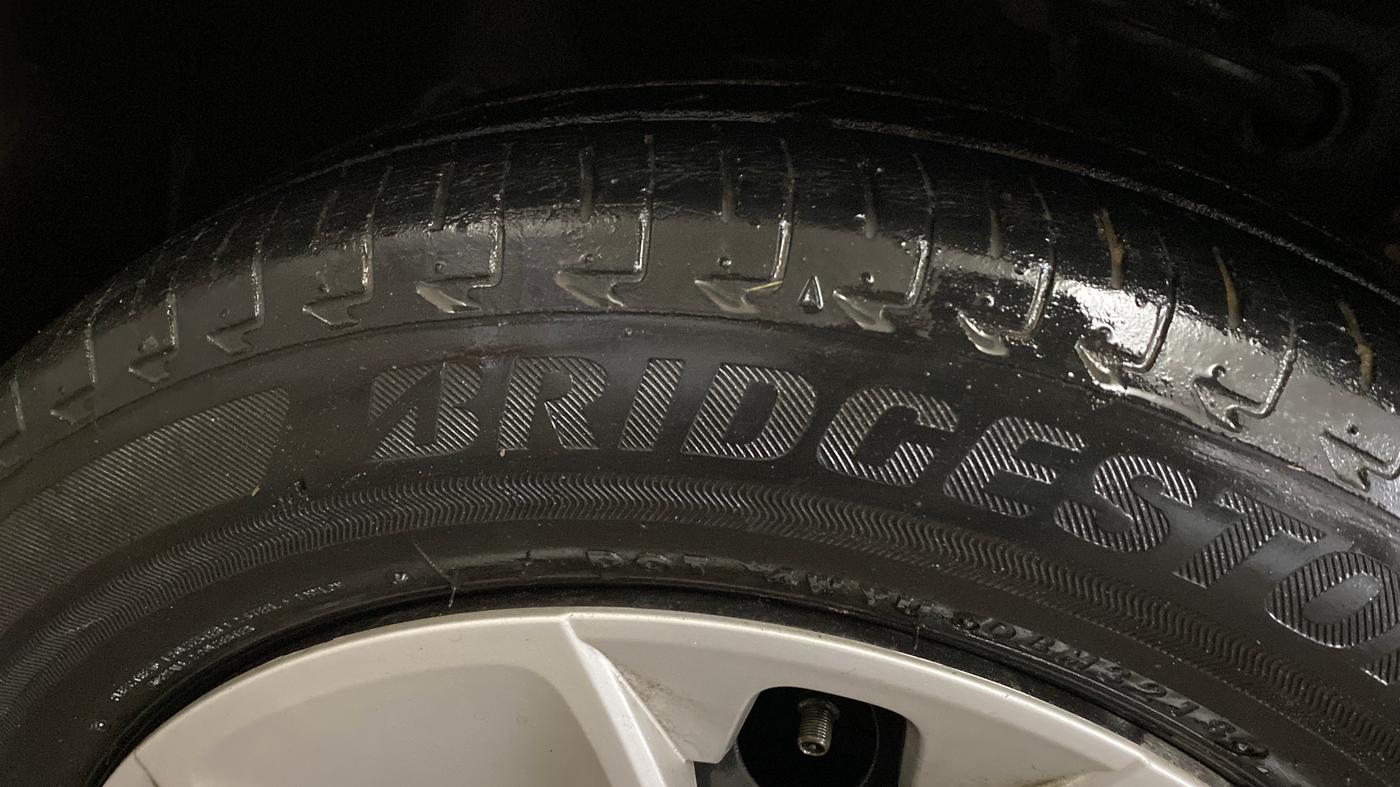 2018 Maruti IGNIS DELTA 1.2 AMT, Petrol, Automatic, 44,950 km, Left Front Tyre Tread