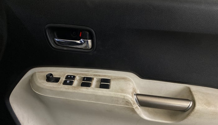 2018 Maruti IGNIS DELTA 1.2 AMT, Petrol, Automatic, 44,950 km, Driver Side Door Panels Control