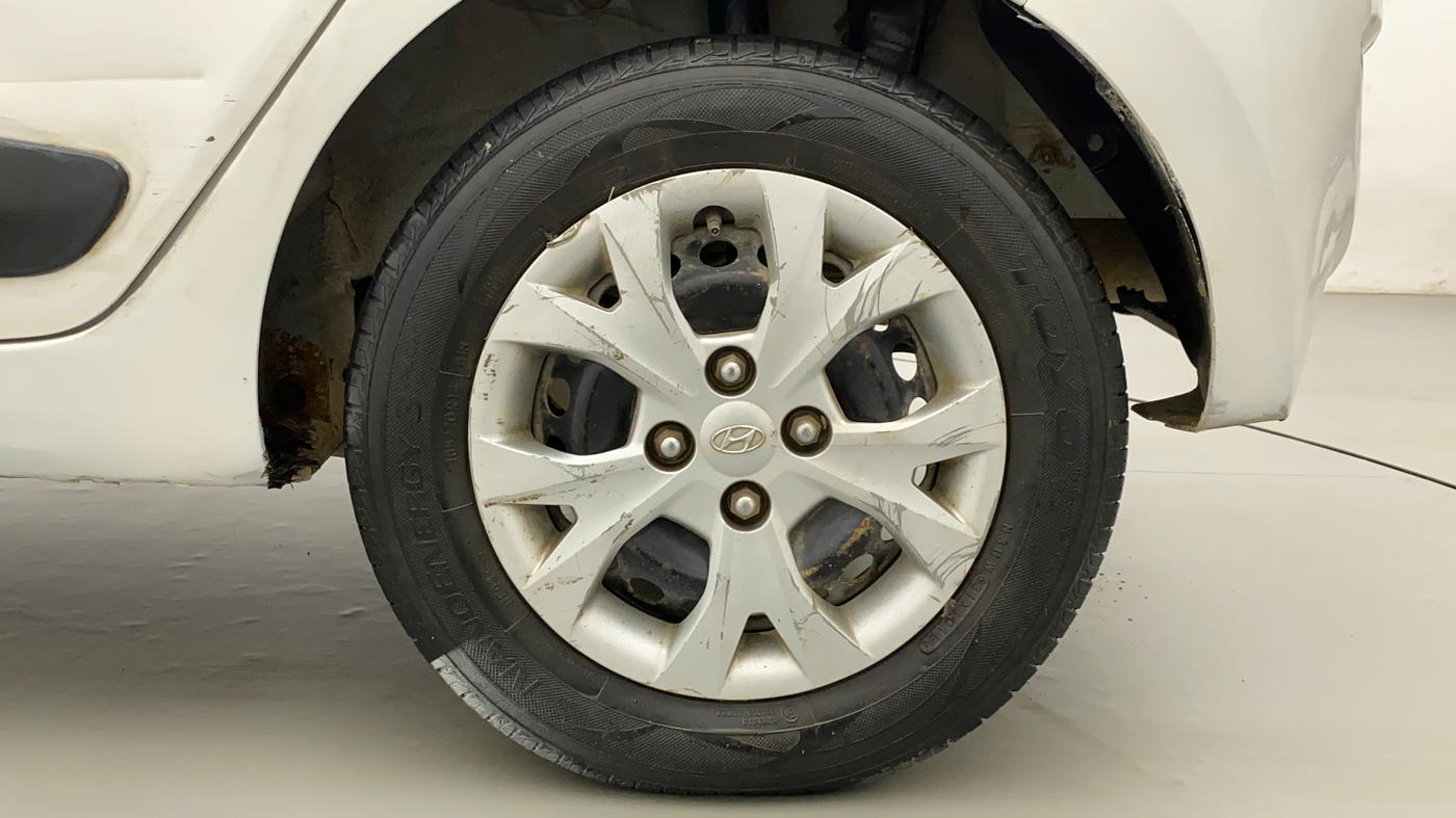 2016 Hyundai Grand i10 MAGNA 1.2 KAPPA VTVT, CNG, Manual, 95,138 km, Left Rear Wheel