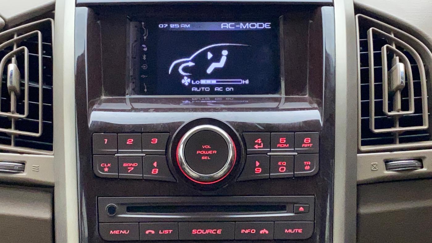 2014 Mahindra XUV500 W6, Diesel, Manual, 93,149 km, Infotainment System