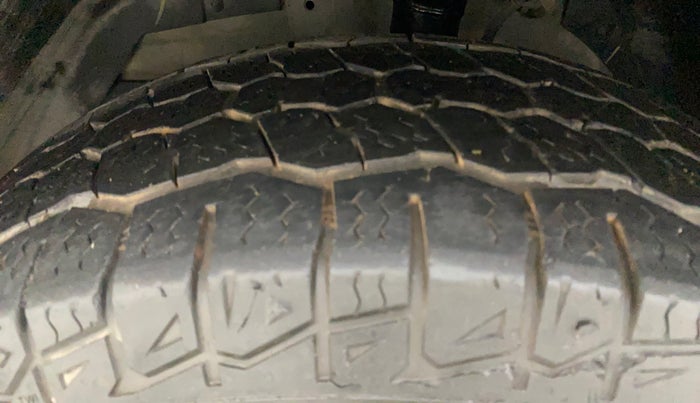 2014 Mahindra XUV500 W6, Diesel, Manual, 93,149 km, Left Front Tyre Tread