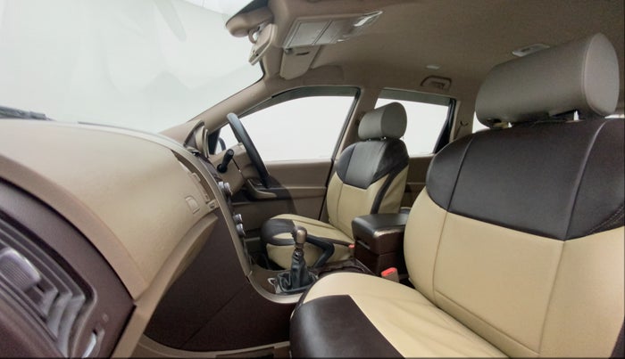 2014 Mahindra XUV500 W6, Diesel, Manual, 93,149 km, Right Side Front Door Cabin