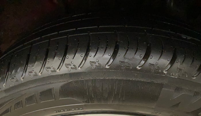 2018 Hyundai Elite i20 ASTA 1.2 (O), Petrol, Manual, 90,351 km, Left Rear Tyre Tread