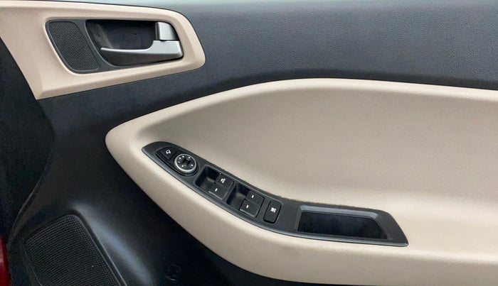 2018 Hyundai Elite i20 ASTA 1.2 (O), Petrol, Manual, 90,351 km, Driver Side Door Panels Control