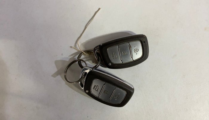 2018 Hyundai Elite i20 ASTA 1.2 (O), Petrol, Manual, 90,351 km, Key Close Up