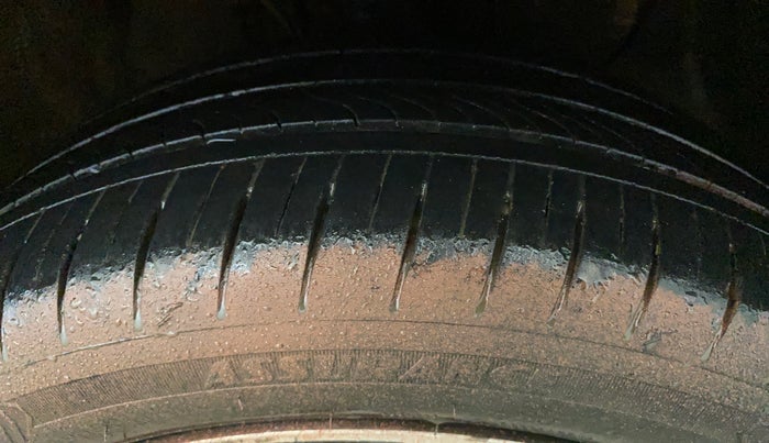 2018 Hyundai Elite i20 ASTA 1.2 (O), Petrol, Manual, 90,351 km, Right Front Tyre Tread