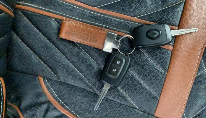 2021 Renault Kiger RXL MT, Petrol, Manual, 24,523 km, Key Close Up