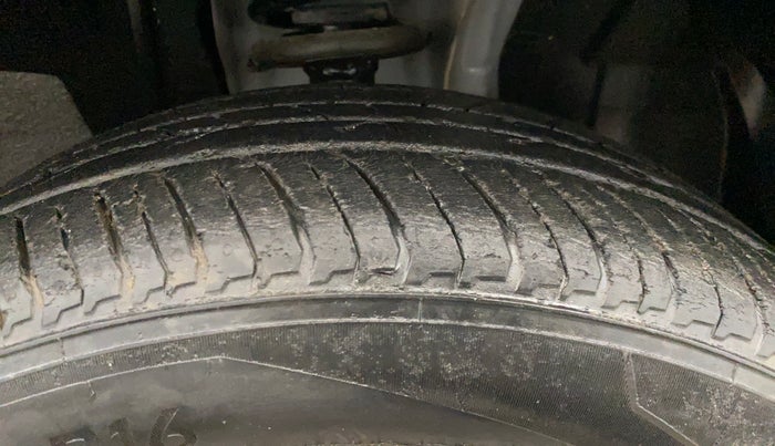 2021 Renault Kiger RXL MT, Petrol, Manual, 24,523 km, Right Front Tyre Tread