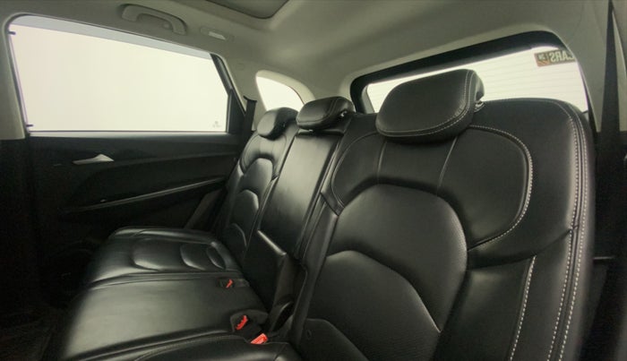 2022 MG HECTOR SHARP 2.0 DIESEL, Diesel, Manual, 29,471 km, Right Side Rear Door Cabin
