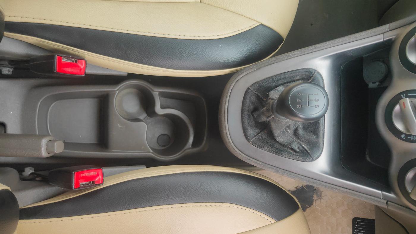 2014 Hyundai i10 MAGNA 1.1, Petrol, Manual, 88,805 km, Gear Lever