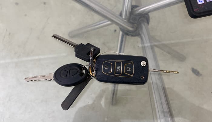 2018 Tata Tiago XT PETROL, Petrol, Manual, 52,590 km, Key Close Up
