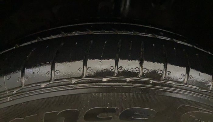 2019 Maruti Swift ZXI AMT, Petrol, Automatic, 79,250 km, Left Front Tyre Tread