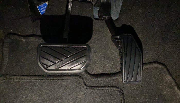 2019 Maruti Swift ZXI AMT, Petrol, Automatic, 79,250 km, Pedals