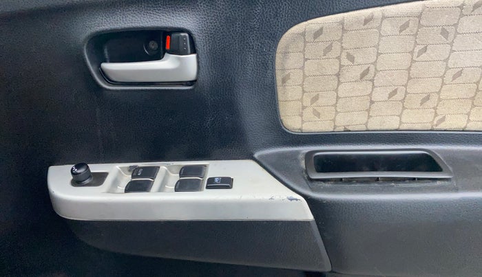 2014 Maruti Wagon R 1.0 VXI, Petrol, Manual, 67,928 km, Driver Side Door Panels Control