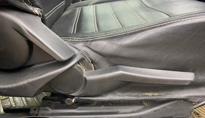 2016 Maruti Baleno ZETA DIESEL 1.3, Diesel, Manual, 90,707 km, Driver Side Adjustment Panel