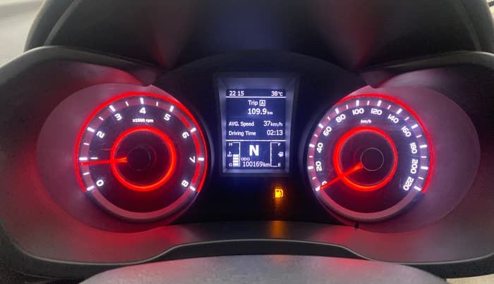 2019 Mahindra XUV300 W8 (O) 1.2 PETROL, Petrol, Manual, 1,00,168 km, Odometer Image